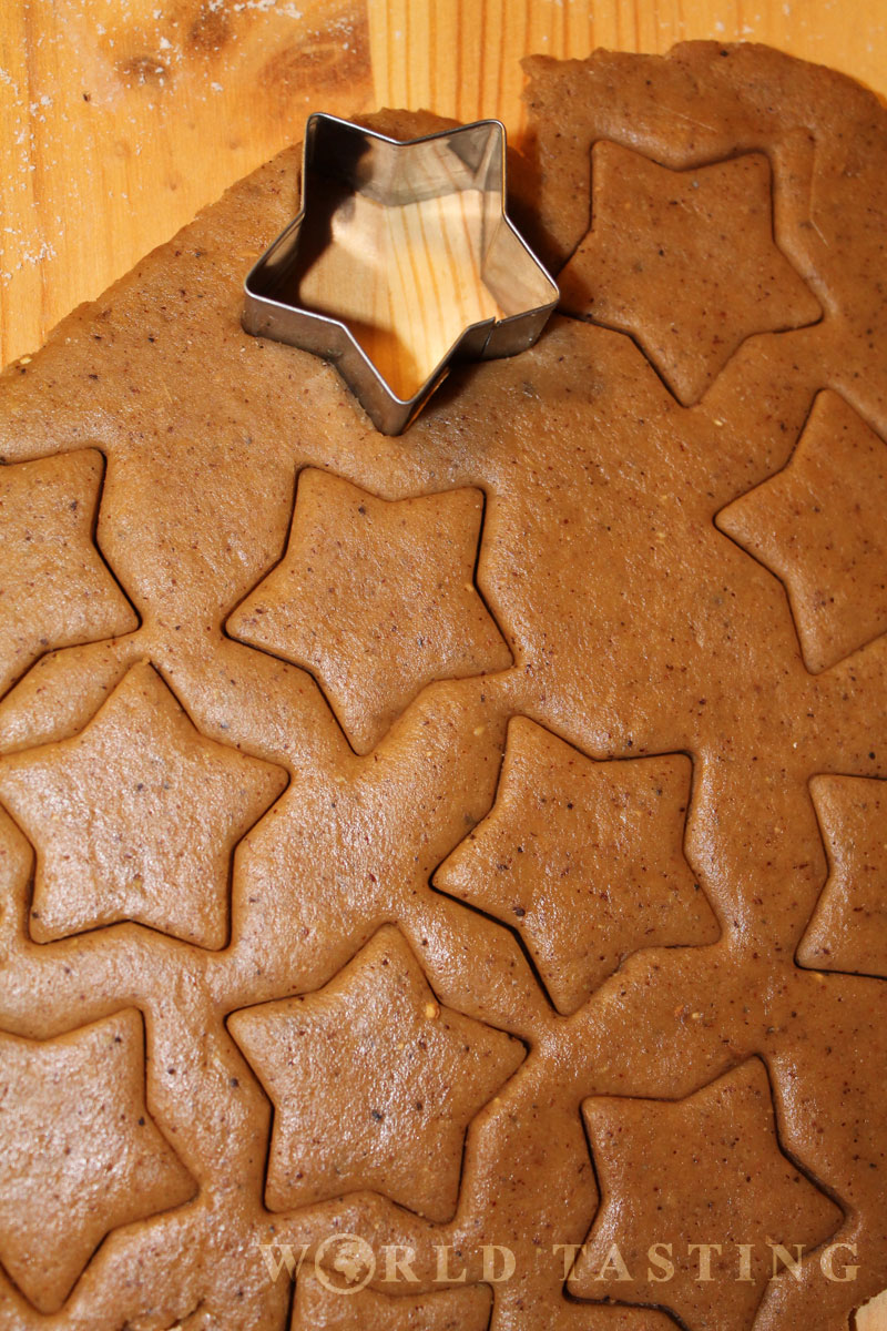 Traditional Swedish Gingerbread Cookies (Pepparkakor)