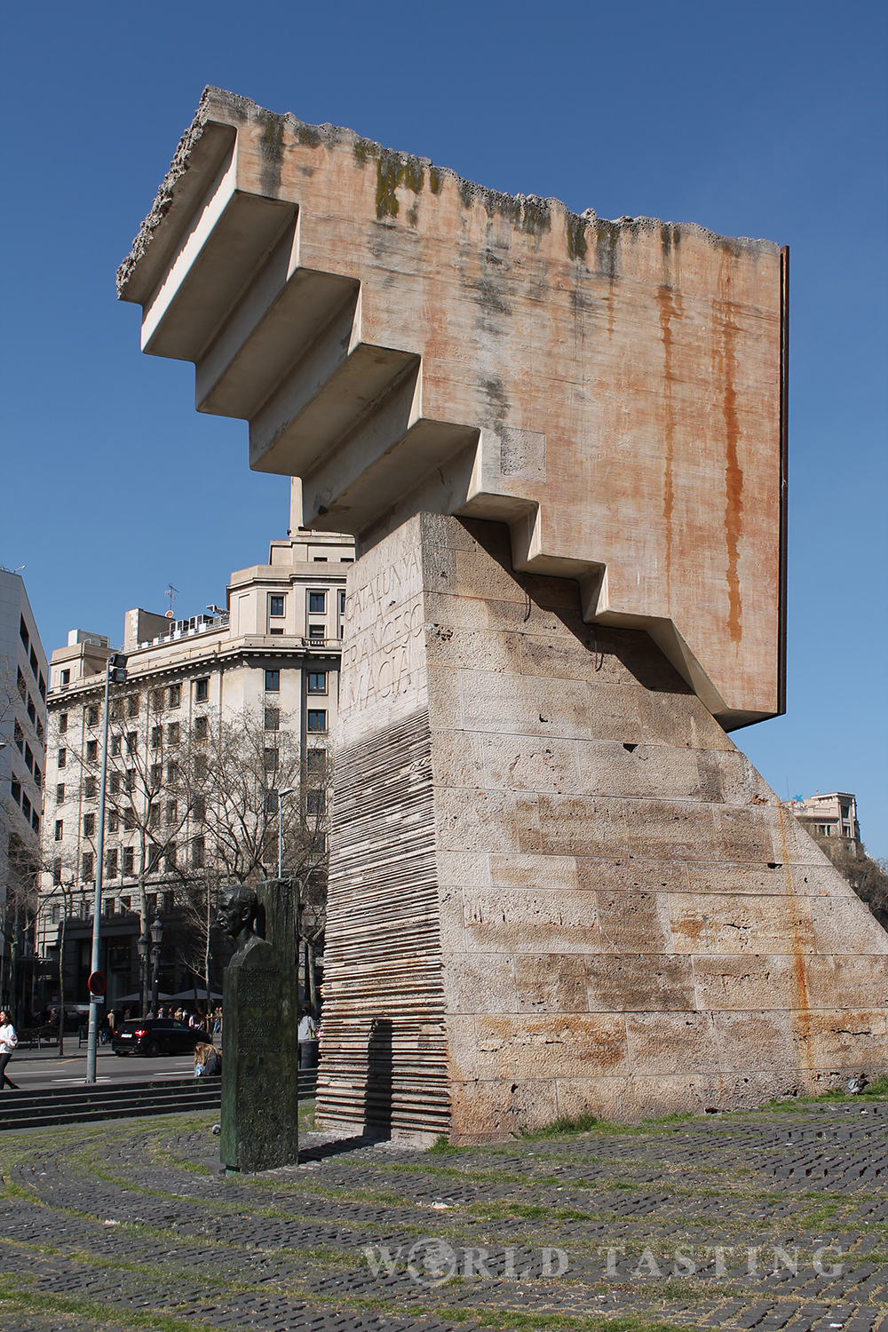 Exploring the Gothic Quarter in Barcelona with Free Walking Tours Barcelona